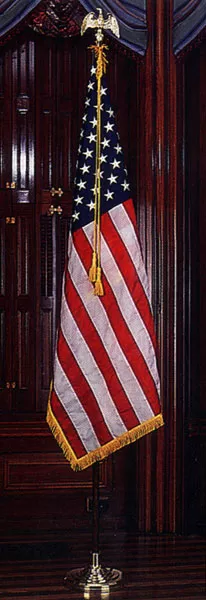 USA - 7' Flag Presentation Set - With Fringe, Pole Hem